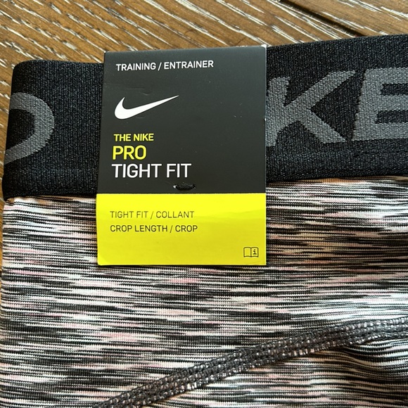 Brand New Nike Pro Tight Fit Leggings - Picture 3 of 4